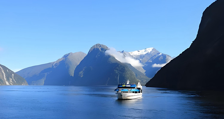 北京到澳新凯墨南北岛16日游 澳洲悉尼 布里斯班 黄金海岸 凯恩斯大堡礁 新西兰皇后镇 基督城 蒂卡波湖 瓦卡提普湖 罗托鲁瓦湖