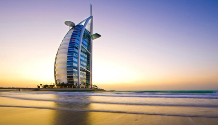 北京迪拜五星旅游6日游,赠送沙漠冲沙&登上迪拜金相框,特别赠送：赠送沙漠冲沙，带您进入金色沙漠&看歌舞表演&营地晚