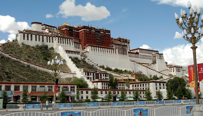 北京西藏全景旅游13日游 布达拉宫 巴松措 雅鲁藏布大峡谷 色季拉山 扎什伦布寺