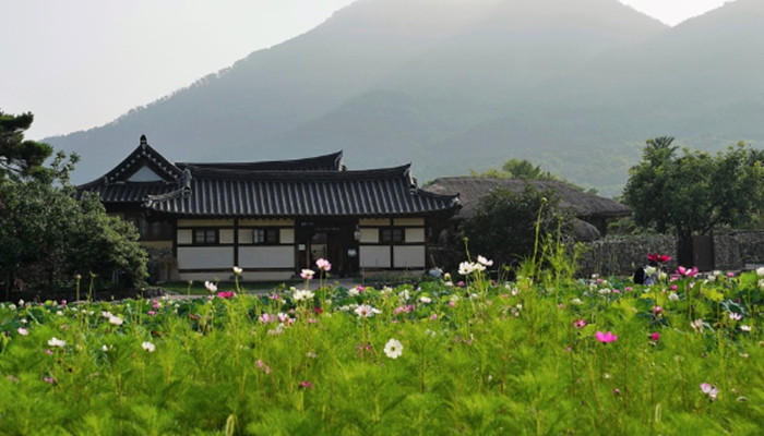 北京韩国首尔旅游5日游 2-9 人精品小团,商务车舒适出行,告别拥挤,景福宫/青瓦台/北村韩屋村/仁寺洞/圣水洞咖啡街/N首尔塔爱情锁墙/明洞